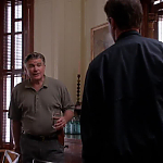 WHITE_COLLAR_-_E4X09_GLOVES_OFF_479.jpg