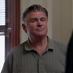 WHITE_COLLAR_-_E4X09_GLOVES_OFF_491.jpg
