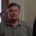 WHITE_COLLAR_-_E4X09_GLOVES_OFF_494.jpg