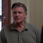 WHITE_COLLAR_-_E4X09_GLOVES_OFF_497.jpg