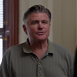 WHITE_COLLAR_-_E4X09_GLOVES_OFF_498.jpg