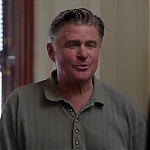 WHITE_COLLAR_-_E4X09_GLOVES_OFF_505.jpg