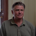 WHITE_COLLAR_-_E4X09_GLOVES_OFF_509.jpg