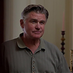 WHITE_COLLAR_-_E4X09_GLOVES_OFF_516.jpg