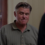 WHITE_COLLAR_-_E4X09_GLOVES_OFF_529.jpg