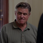 WHITE_COLLAR_-_E4X09_GLOVES_OFF_531.jpg