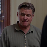 WHITE_COLLAR_-_E4X09_GLOVES_OFF_532.jpg