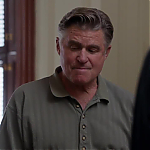 WHITE_COLLAR_-_E4X09_GLOVES_OFF_533.jpg