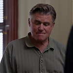 WHITE_COLLAR_-_E4X09_GLOVES_OFF_534.jpg