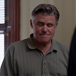 WHITE_COLLAR_-_E4X09_GLOVES_OFF_536.jpg