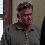 WHITE_COLLAR_-_E4X09_GLOVES_OFF_537.jpg