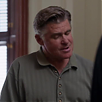 WHITE_COLLAR_-_E4X09_GLOVES_OFF_538.jpg