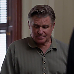 WHITE_COLLAR_-_E4X09_GLOVES_OFF_540.jpg