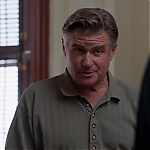 WHITE_COLLAR_-_E4X09_GLOVES_OFF_546.jpg