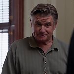 WHITE_COLLAR_-_E4X09_GLOVES_OFF_548.jpg