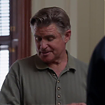 WHITE_COLLAR_-_E4X09_GLOVES_OFF_563.jpg