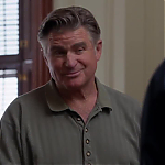 WHITE_COLLAR_-_E4X09_GLOVES_OFF_564.jpg