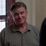 WHITE_COLLAR_-_E4X09_GLOVES_OFF_565.jpg