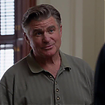 WHITE_COLLAR_-_E4X09_GLOVES_OFF_569.jpg