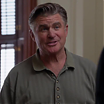 WHITE_COLLAR_-_E4X09_GLOVES_OFF_571.jpg