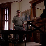WHITE_COLLAR_-_E4X09_GLOVES_OFF_575.jpg