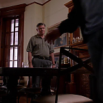 WHITE_COLLAR_-_E4X09_GLOVES_OFF_577.jpg
