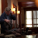 WHITE_COLLAR_-_E4X09_GLOVES_OFF_613.jpg