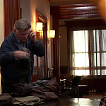 WHITE_COLLAR_-_E4X09_GLOVES_OFF_614.jpg