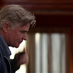 WHITE_COLLAR_-_E4X09_GLOVES_OFF_638.jpg