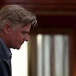 WHITE_COLLAR_-_E4X09_GLOVES_OFF_639.jpg