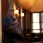 WHITE_COLLAR_-_E4X09_GLOVES_OFF_643.jpg