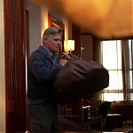 WHITE_COLLAR_-_E4X09_GLOVES_OFF_645.jpg