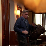 WHITE_COLLAR_-_E4X09_GLOVES_OFF_648.jpg