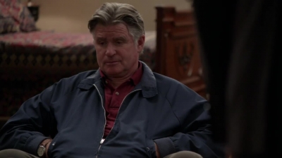 WHITE_COLLAR_-_E4X10_VESTED_INTEREST_025.jpg