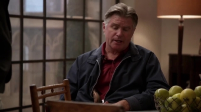 WHITE_COLLAR_-_E4X10_VESTED_INTEREST_097.jpg