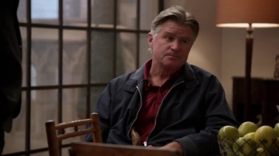 WHITE_COLLAR_-_E4X10_VESTED_INTEREST_101.jpg