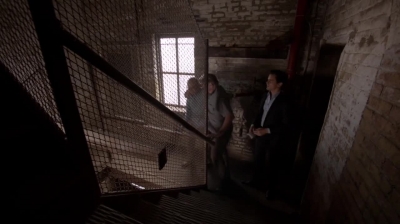 WHITE_COLLAR_-_E4X10_VESTED_INTEREST_603.jpg