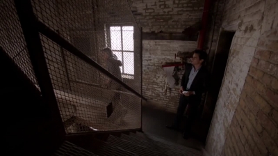 WHITE_COLLAR_-_E4X10_VESTED_INTEREST_609.jpg