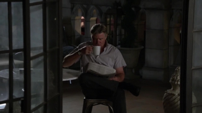 WHITE_COLLAR_-_E4X10_VESTED_INTEREST_616.jpg