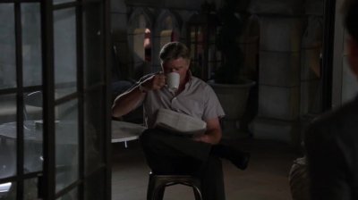 WHITE_COLLAR_-_E4X10_VESTED_INTEREST_620.jpg