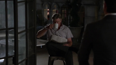 WHITE_COLLAR_-_E4X10_VESTED_INTEREST_622.jpg