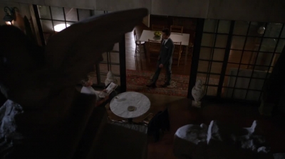 WHITE_COLLAR_-_E4X10_VESTED_INTEREST_629.jpg