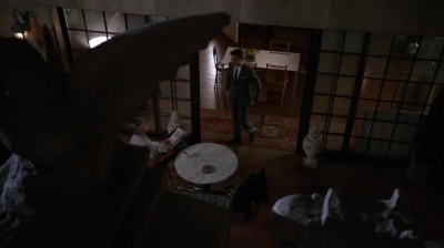WHITE_COLLAR_-_E4X10_VESTED_INTEREST_632.jpg