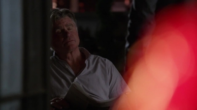 WHITE_COLLAR_-_E4X10_VESTED_INTEREST_641.jpg