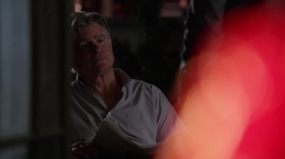 WHITE_COLLAR_-_E4X10_VESTED_INTEREST_645.jpg