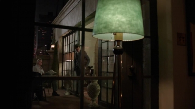WHITE_COLLAR_-_E4X10_VESTED_INTEREST_661.jpg