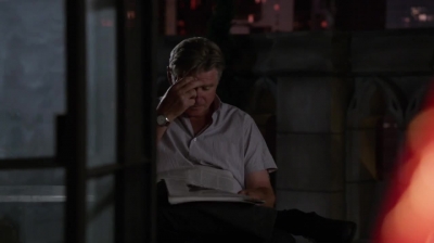 WHITE_COLLAR_-_E4X10_VESTED_INTEREST_685.jpg