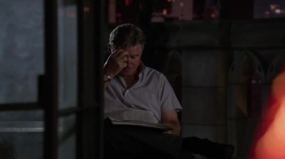 WHITE_COLLAR_-_E4X10_VESTED_INTEREST_686.jpg