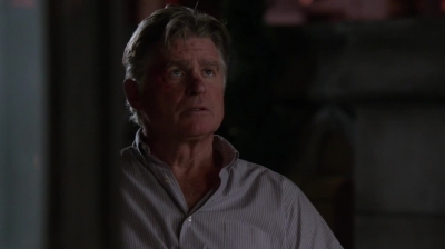 WHITE_COLLAR_-_E4X10_VESTED_INTEREST_716.jpg