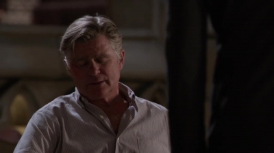 WHITE_COLLAR_-_E4X11_FAMILY_BUSINESS_0011.jpg